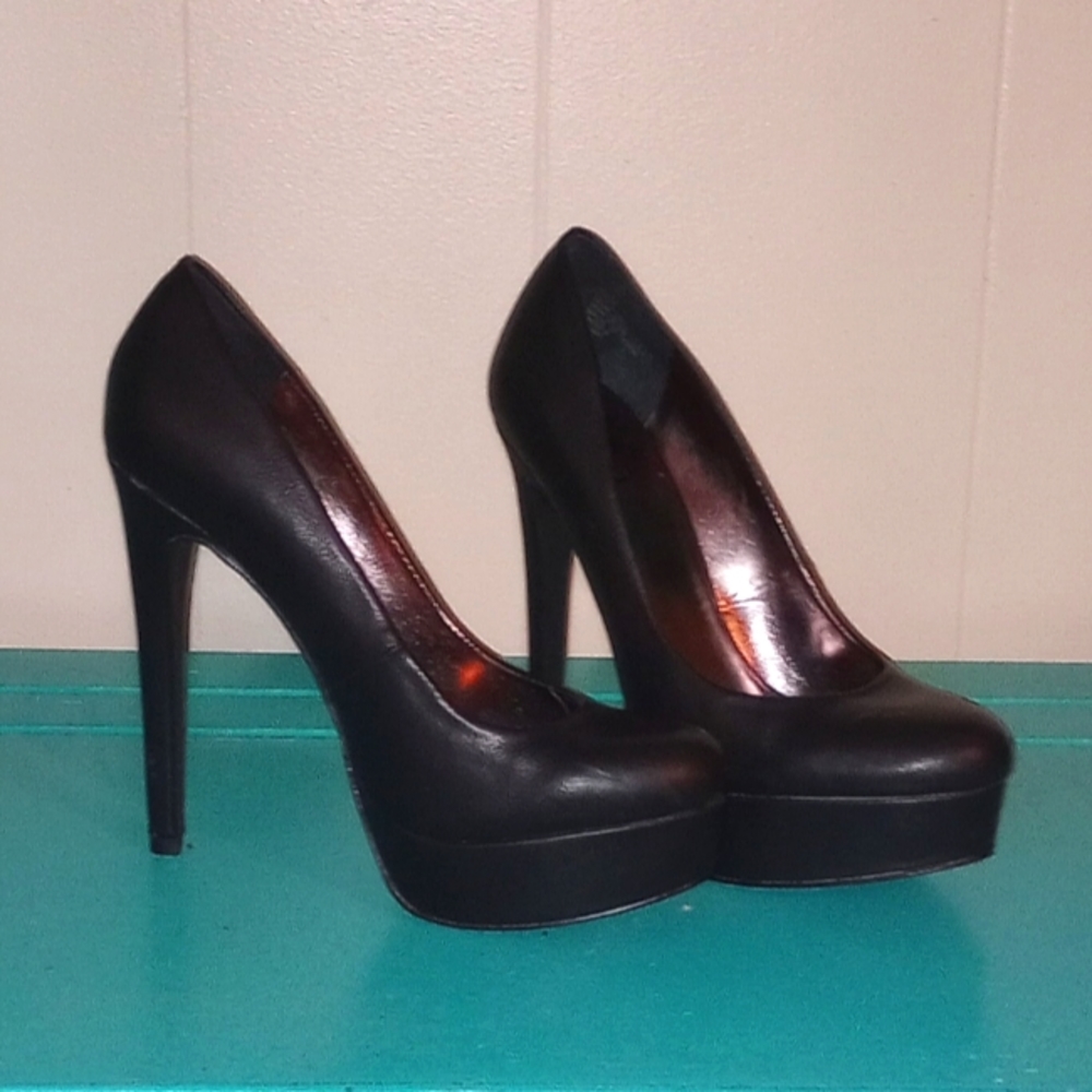 New a.n.a  5" Black Heels